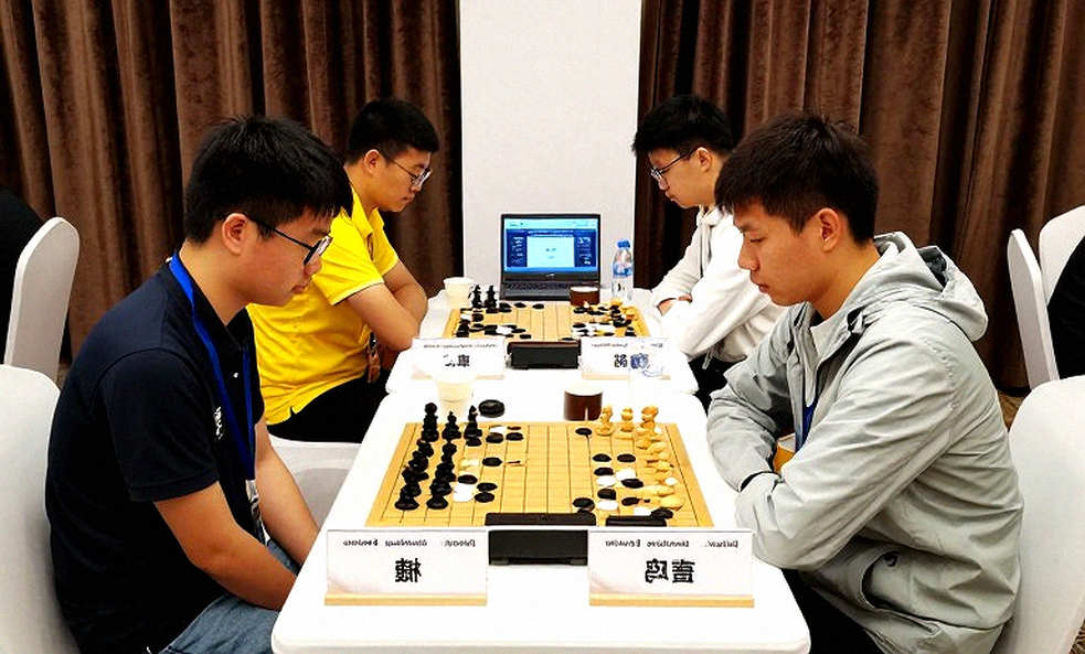 Bàn số 4: Nước cờ im lặng của Gukesh và bài toán thứ tự bàn ở Olympiad cờ vua